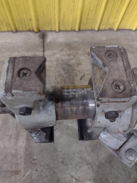 DAYTONA MACHINE VISE ON A MOBILE STAND: STOCK #23135