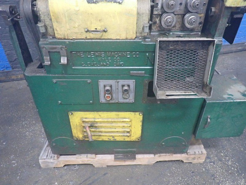 THE LEWIS MACHINE CO. WIRE STRAIGTENER &amp; CUT OFF  -  2CG