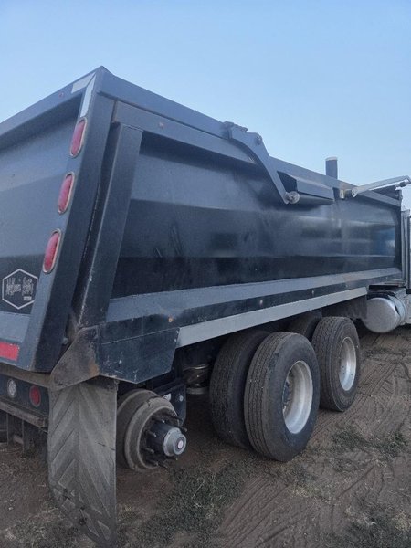 Peterbilt 579 Supertag TRI-AXLE Dump Truck, 2016