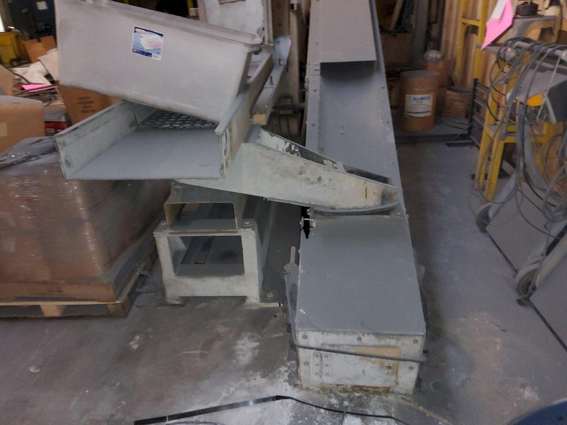 STEELMAN TUBE TYPE VIBRATORY FINISHER MACHINE WITH COLLECTION CONVEYOR: YOBRO #25321