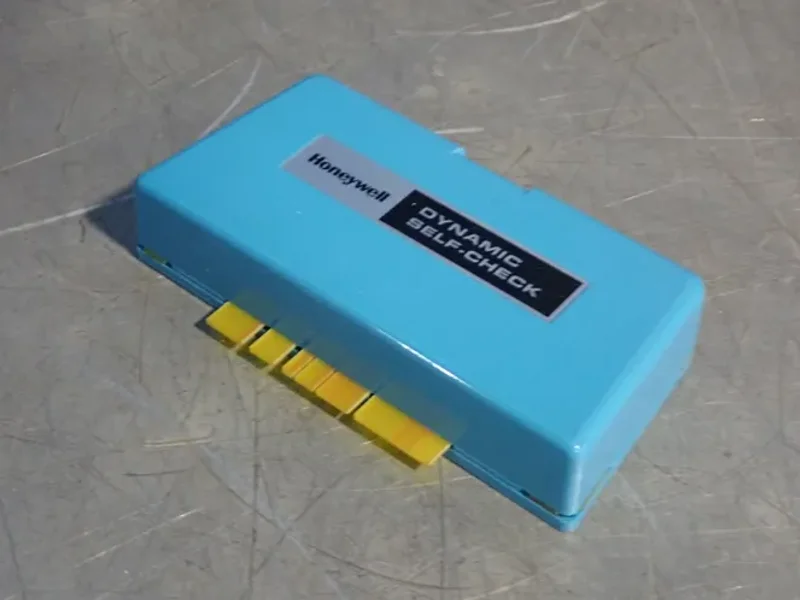 HONEYWELL DYNAMIC SELF CHECK AMPLIFIER   -  R7476A 1007