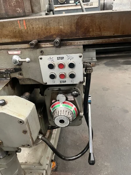 DoAll 80-477-5 Combination Mill. Dual Vertical/Horizontal Spindles. 12" x 54" Table, 40 Taper. Powerful 7.5 HP Spindle Motor. Includes Vertical Head, Arbors, &amp; Table Power Feed. Solid 440V. FOB Houston, TX $7,900