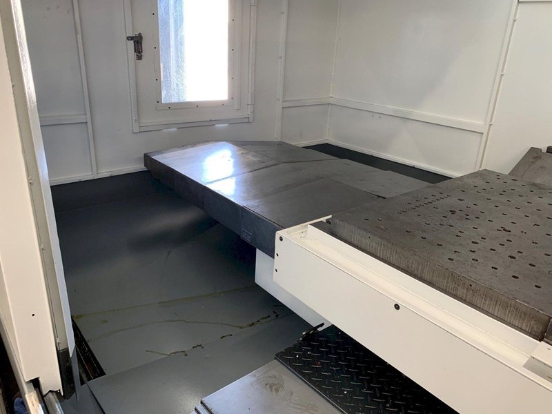 2007 MIGHTY VIPER 2100 VERTICAL MACHINING CENTER + 50 TAPER GEARED HEAD