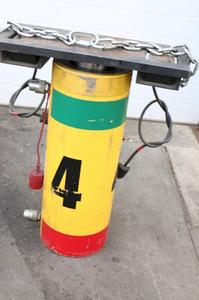 150 TON ENERPAC HYDRAULIC JACK: STOCK 70190