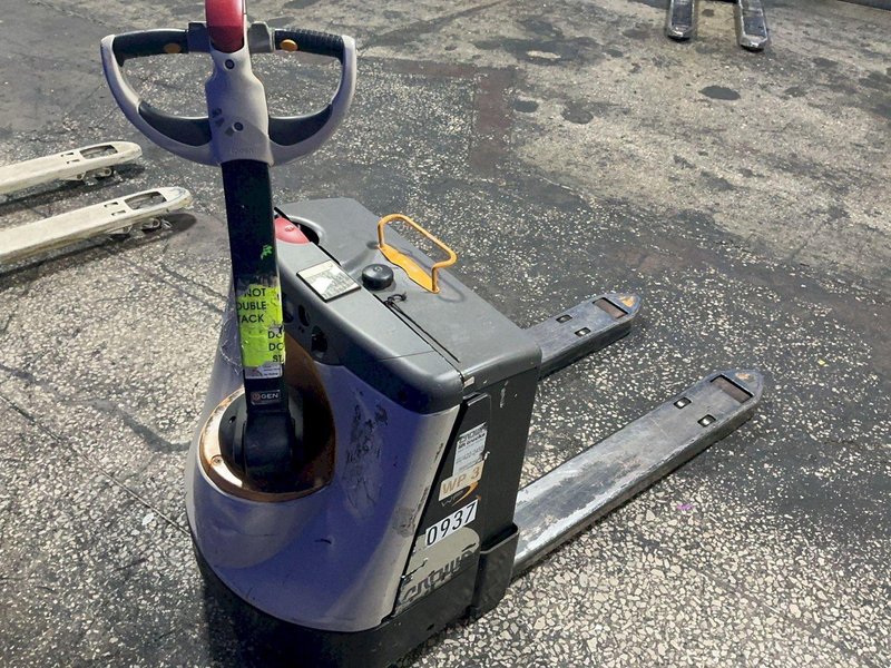 CROWN 4500 LBS ELECTRIC PALLET JACK  -  WP3035-45