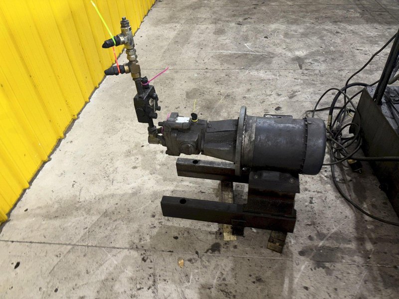 18” X 20” MARVEL MODEL #81/M4 AUTOMATIC MITRE HEAD VERTICAL BAND SAW &amp; FEED TABLE: STOCK #23277