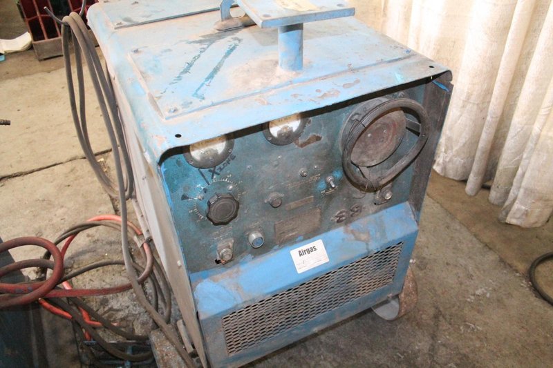 6&#039; X 10&#039; HOBART SEAM WELDER, STOCK #66203