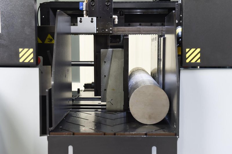 NEW 9" x 9" HYD-MECH H-230A HORIZONTAL BAND SAW
