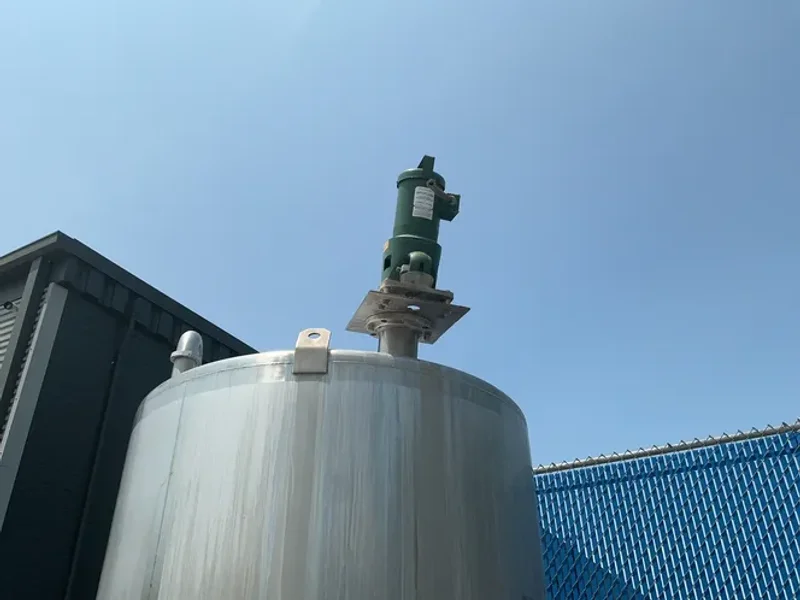 1487 GAL S/S MIXING TANK