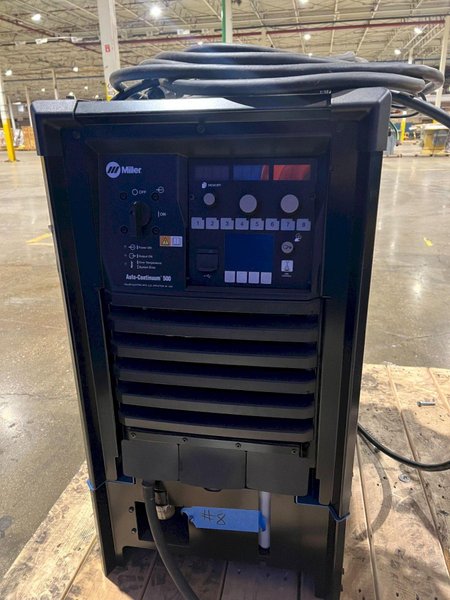 FANUC ARCMATE ROBOT 100ID/10L WITH R30IB+ AND MILLER AUTO CONTINUUM 500