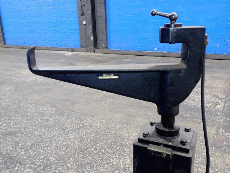 HARDINGE RETRACTABLE BAR FEEDER