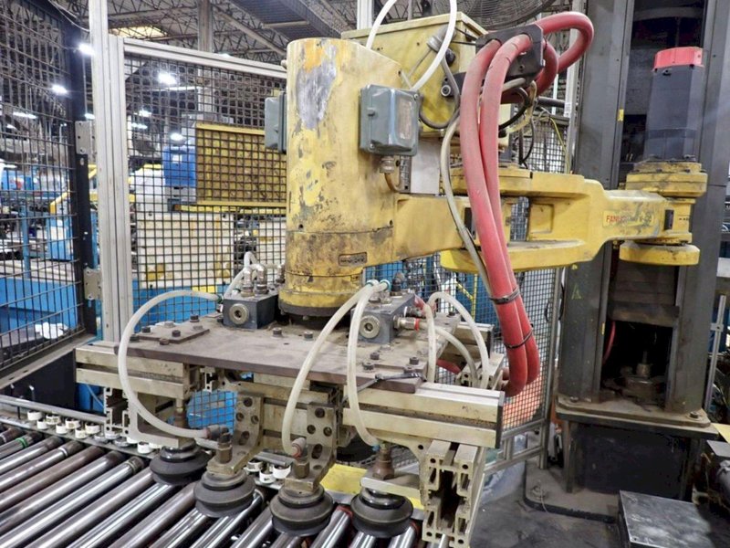 FANUC M-400 ROBOT W/ R-00J CONTROL: YOBRO #24276