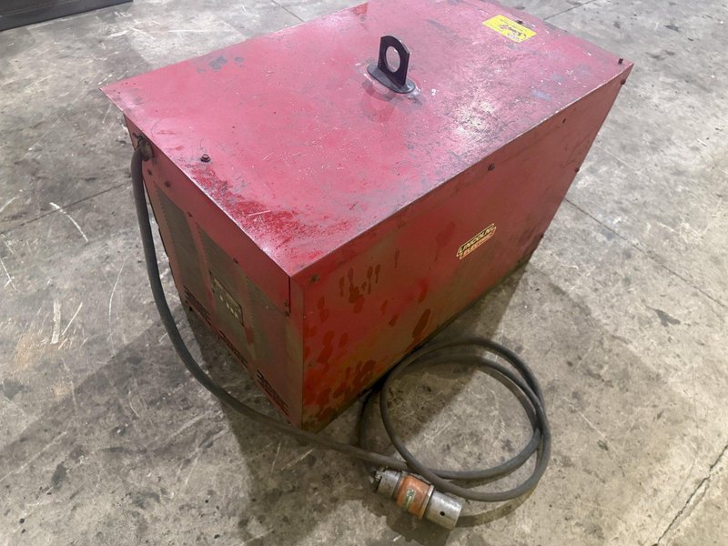 LINCOLN ELECTRIC DC-600 IDEALARC DC ARC WELDER: YOBRO #24625