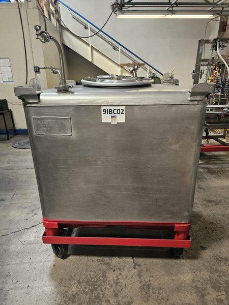 Accutek Bottling Line with Chadam Consultants 2 Head Gravity Filler, Accutek SA-1 Automatic Chuck Capper, Accutek APS106 Labelette Labeler, Everfilt Oil Filtration System, IBC Tanks