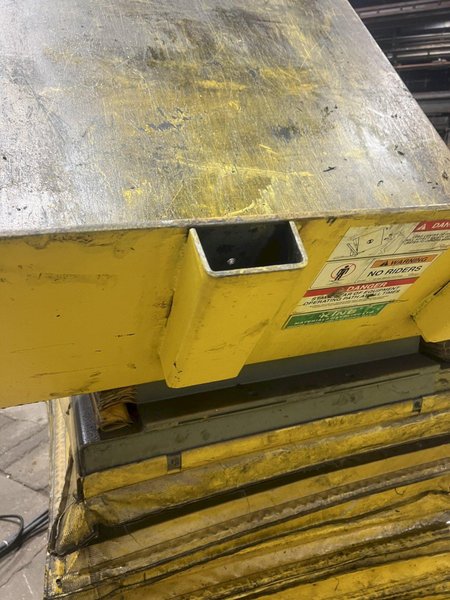 4,000 LBS X 44&quot; X 44&quot; PENTALIFT HYDRAULIC LIFT &amp; TILT TABLE: STOCK #20386
