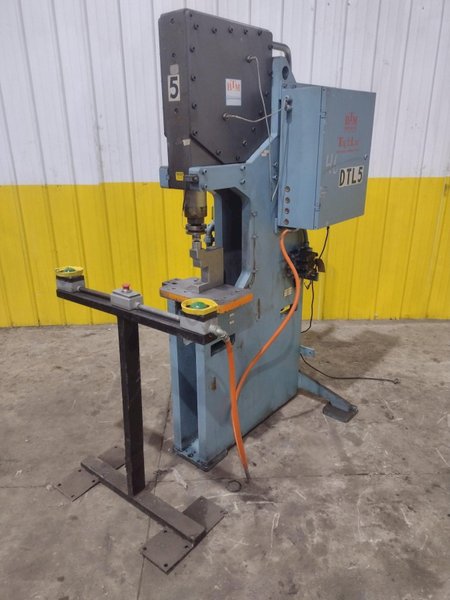 20 TON BTM MODEL #P20F TOG-L-LOC AIR TOGGLE SHEET METAL PRESS: YOBRO #24795