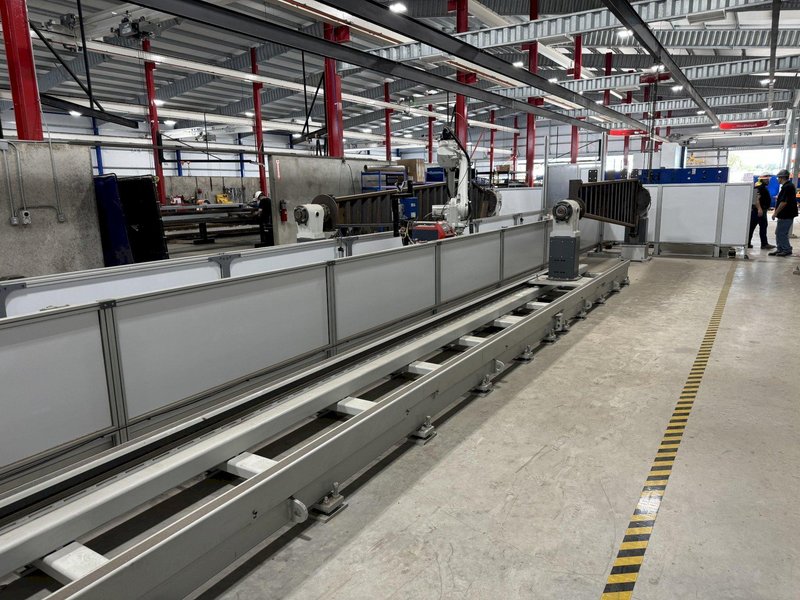 2021 ABB MODEL #IRB 4600 ROBOT WELDING SYSTEM WITH PRESTON EASTIN WELDING FIXTURE: STOCK 21175