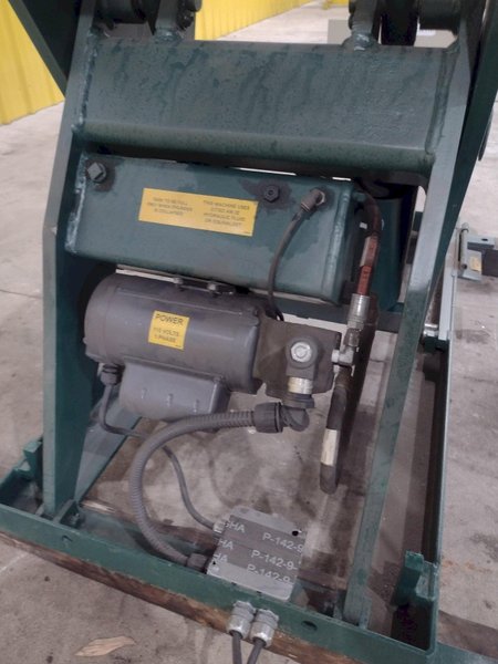 3800 LBS X 60" X 42" SOUTHWORTH MODEL #LS4-36 HYDRAULIC SCISSOR LIFT TABLE WITH ROLLER TOP, 110 VOLT: STOCK #20880