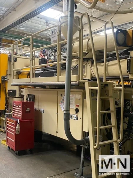 672 TON 80 OZ HUSKY MODEL G600GENRS100/85 INJECTION MOLDING MACHINE MFG 2000