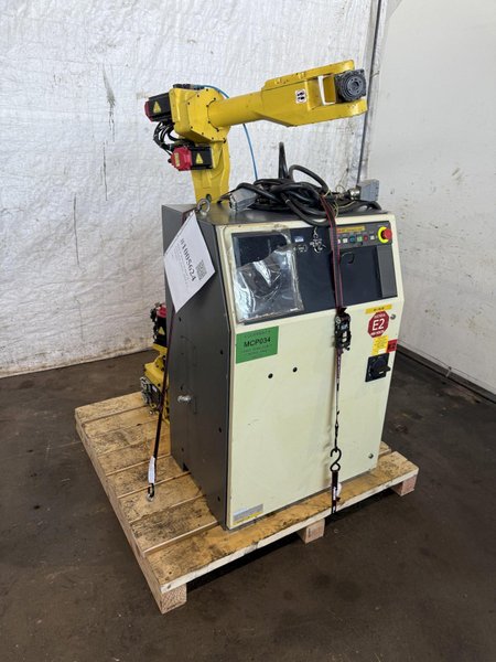 FANUC M-6iB/20 6 AXIS ROBOT W/ R-J3IB CONTROLLER. STOCK # 1005624