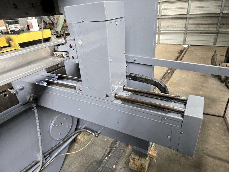 230 TON X 14' CINCINNATI 230AFX12 AUTOFORM HYDRAULIC PRESS BRAKE WITH UPGRADED CONTROL. STOCK # 0112226
