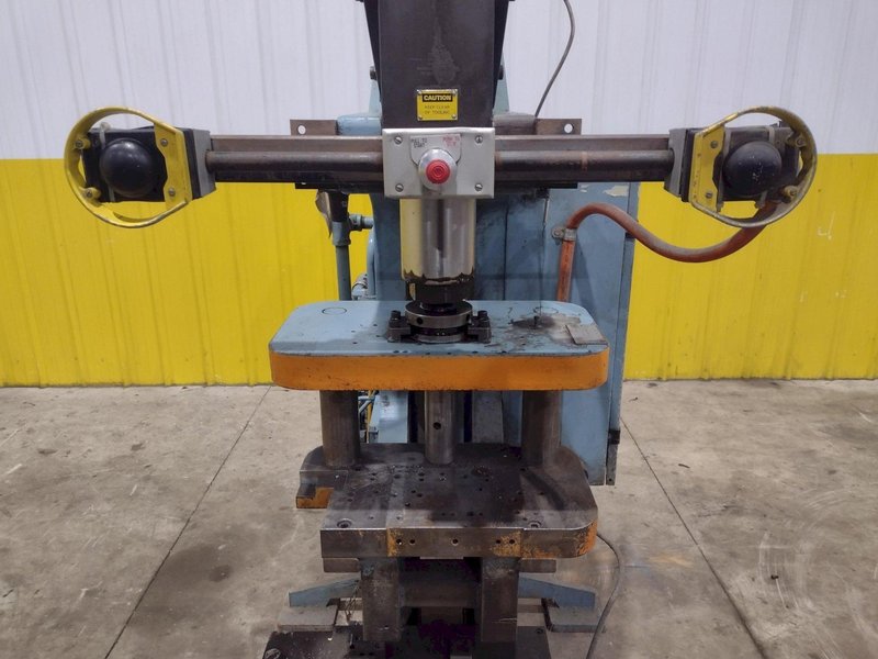 BTM TOG-L-LOC B-20H 4.5 STROKE SHEET METAL JOINING MACHINE: YOBRO #24799