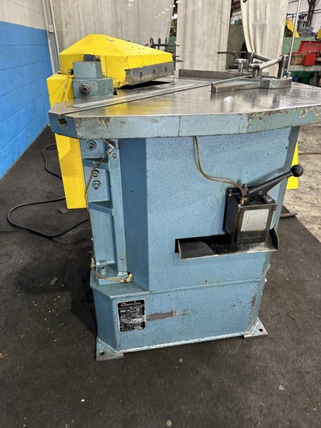 8-5/8&quot; x 8-5/8&quot; AMADA CS-220 HYDRAULIC NOTCHER: STOCK #77213