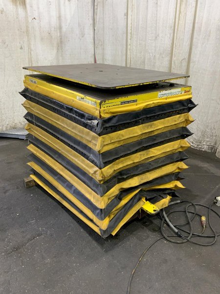 2,500 LB AUTOQUIP SERIES 35 HYDRAULIC LIFT TABLE: STOCK #81279