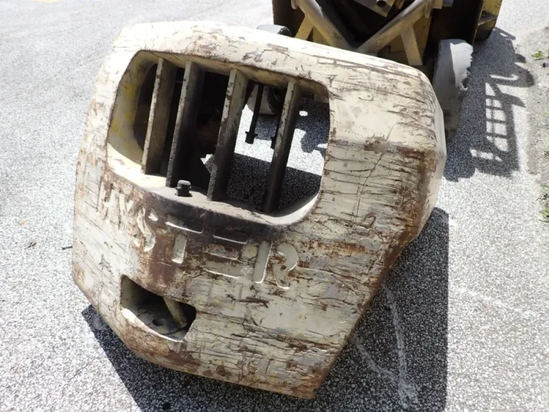 HYSTER 12000 LBS DIESEL FORKLIFT  -  H110XL