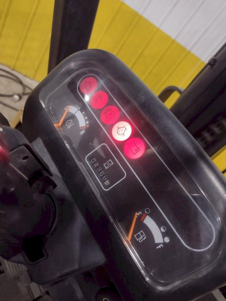 10,000 LBS CATERPILLAR MODEL #GC45KSWB FORKLIFT: YOBRO #25703