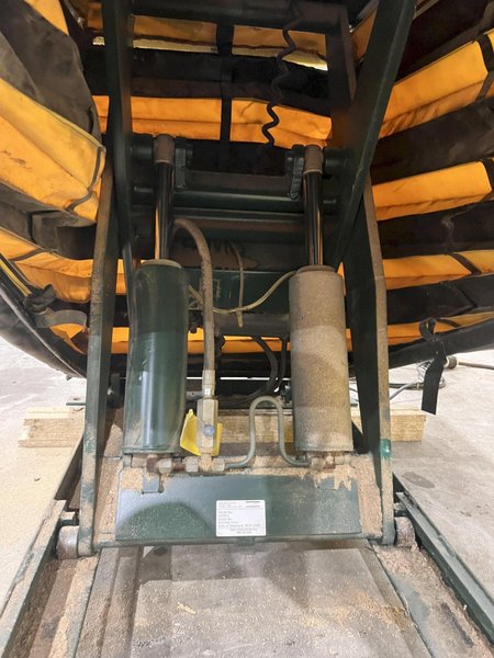 3500 LB X 60" X 36" SOUTHWORTH MODEL #4428610 HYDRAULIC SCISSOR LIFT TABLE WITH ROLLER TOP: STOCK #20933