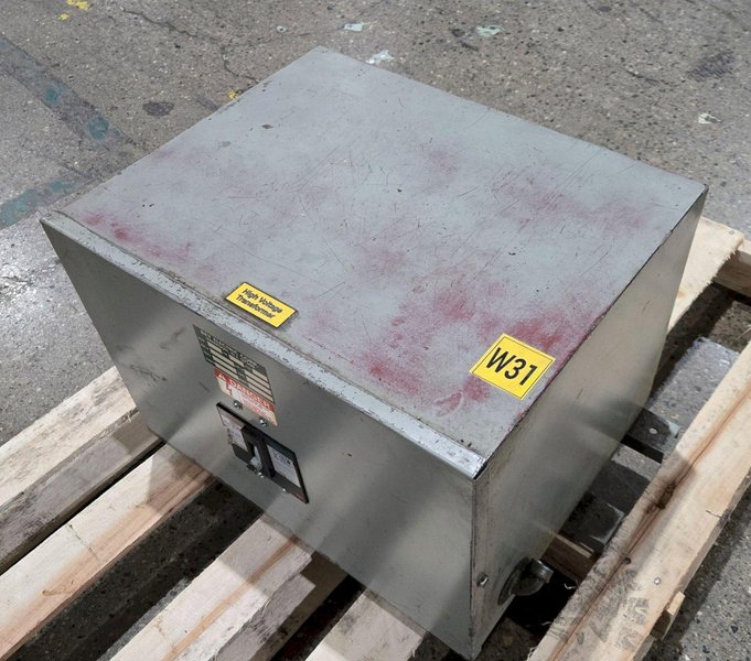 GE TED134030 INDUSTRIAL CIRCUIT BREAKER 30AMP 480V USED