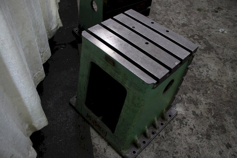 1 SET OF DEVLIEG 20-1/2&quot; X 25&quot; T SLOTTED ANGLE PLATES: STOCK #75545