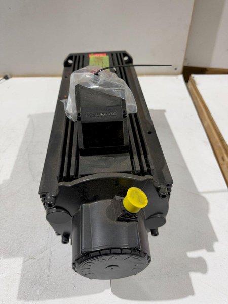 REXROTH INDRAMAT MHD115C-024-PG0-AA SERVO MOTORS USED