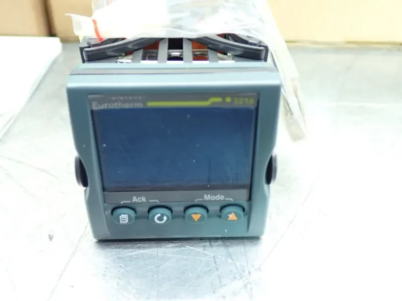 EUTOTHERM TEMPERATURE CONTROLLER, 15PCS  -  3216