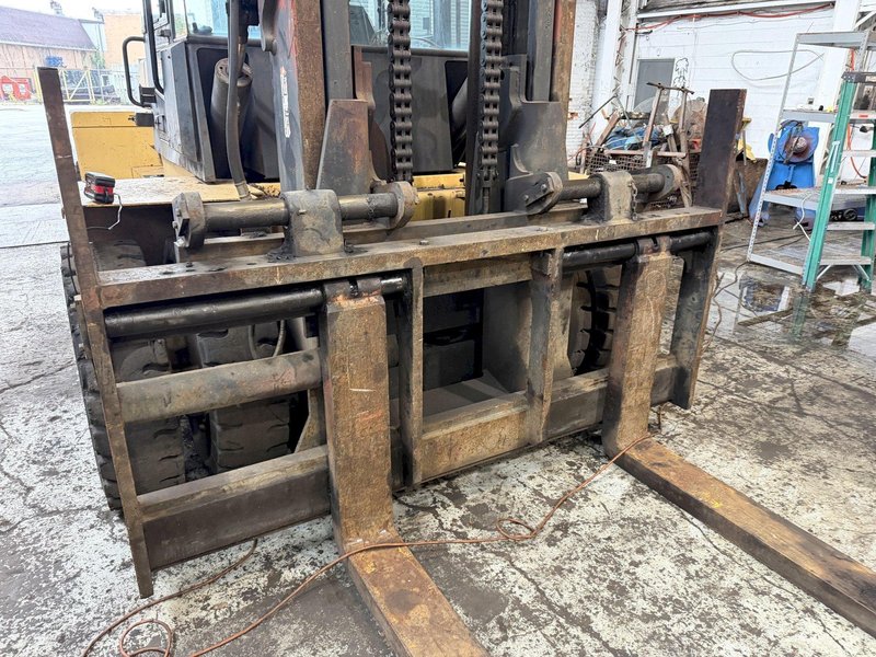 36,000 LB HYSTER 360 PNEUMATIC DUAL-TIRE FORKLIFT. STOCK # 0982926