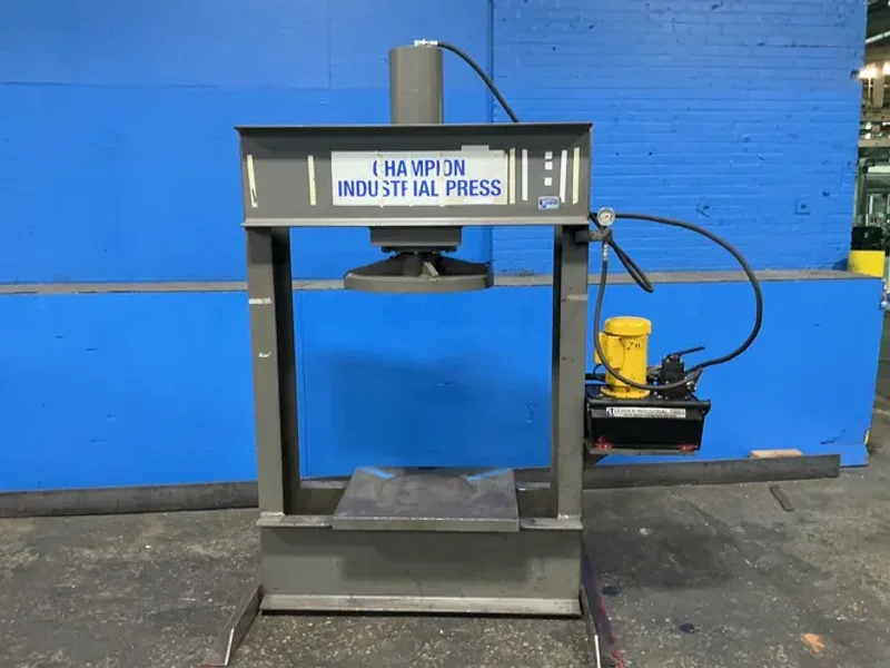 CHAMPION 165 TONS TIRE PRESS