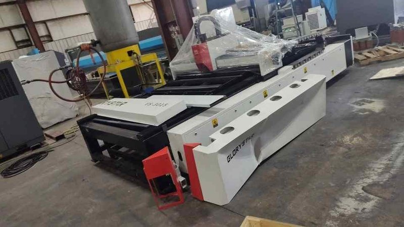 2000 Watt Glorystar VS-3015 Fiber Laser, 2022 – 5′ x 10′ Table, Demo Machine, Zero Hours