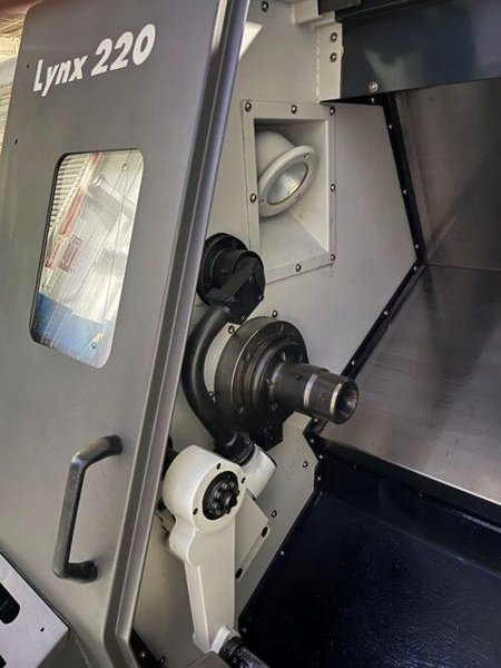 Doosan Lynx 220A CNC Turning Center