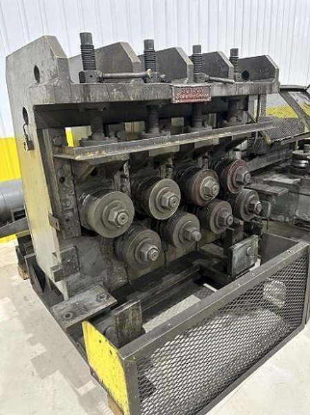 8 STAND SUTTON 2-PLANE FLAT &amp; SHAPE STRAIGHTENER W/ INFEED &amp; OUTFEED TABLES