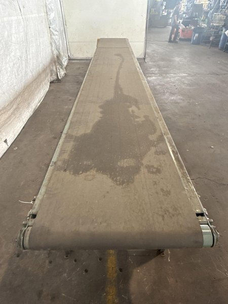21&#039; X 30&quot; HYTROL POWERED CONVEYOR. STOCK # 0662525.