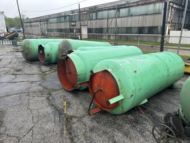 WOOD INDUSTRIAL VERTICAL AIR STORAGE TANK: STOCK #23049