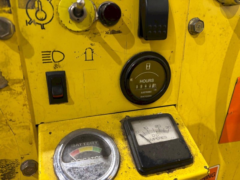 36 VOLT CUSHMAN MODEL #898361 STOCK CHASER/TUGGER CART: YOBRO #24663