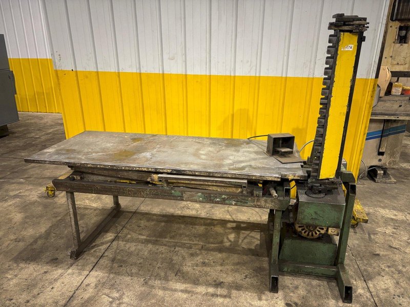 32" CAPACITY CLEATBENDER W/ 6' SCISSOR LIFT TABLE: YOBRO #24393