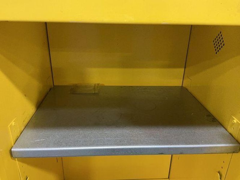 EAGLE 12 GALLONS FLAMMABLE LIQUID STORAGE CABINET  -  1925LEGS