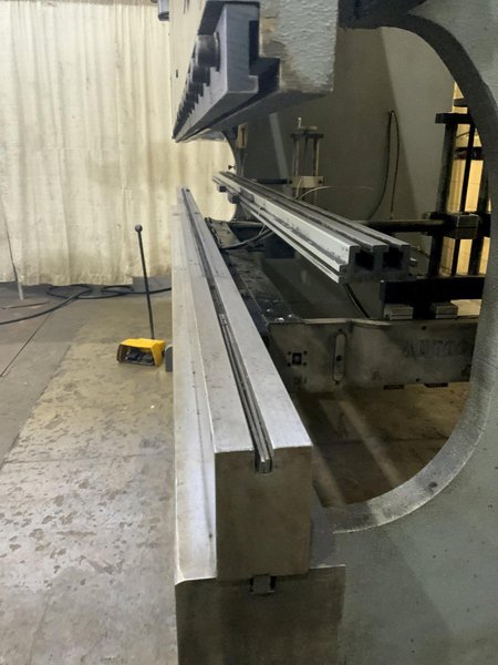 200 TON X 10' ATLANTIC MODEL HDE 200-10 HYDRAULIC PRESS BRAKE: STOCK #80879