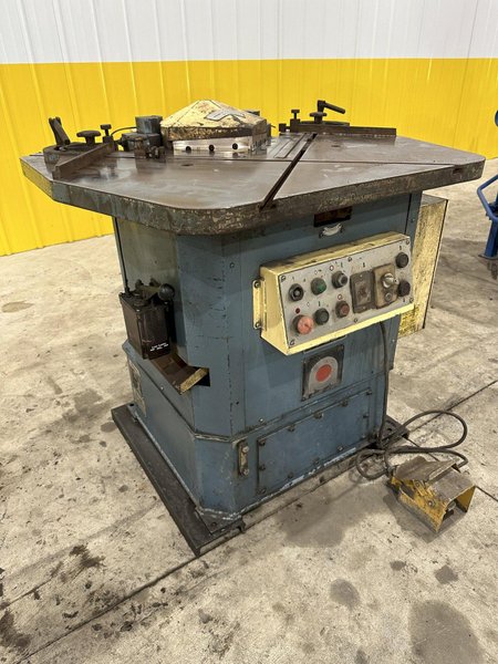 8&quot; x 8&quot; x 1/8&quot; AMADA MODEL #CS-220 HYDRAULIC NOTCHER: STOCK #20970