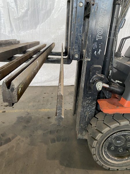 9&#039;4&quot;(113&quot;) PRESS BRAKE BOTTOM MALE 90 DEGREE V DIE. STOCK # 0634721