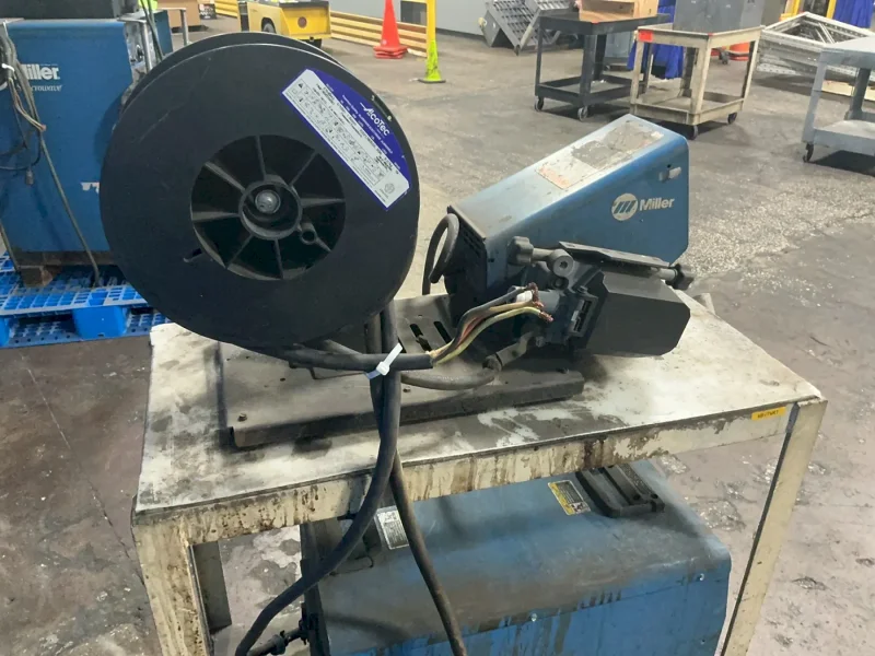 MILLER 450 A WELDER   -  INVISION 456MP