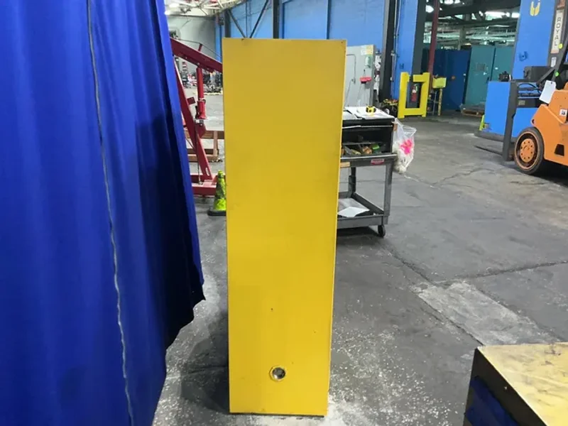 JUSTRITE 45 GAL FLAMMABLE LIQUID STORAGE CABINET  -  RM09908E